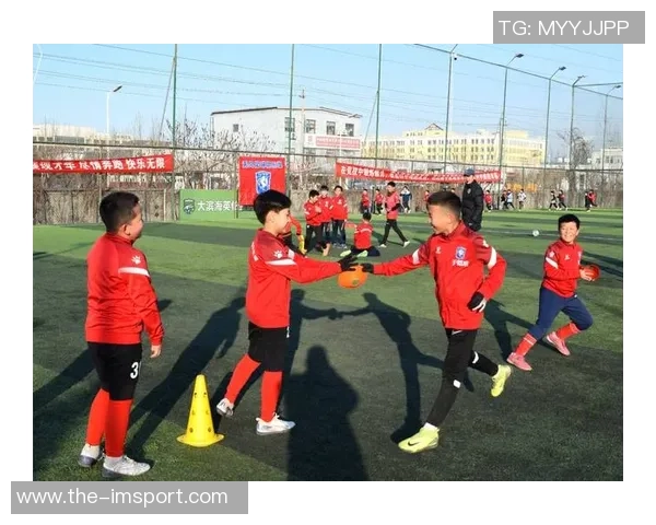 公益之路携手同行千里支云蓝点燃大山少年心中的足球梦想 公益之路携手同行千里支云蓝点燃大山少年心中的足球梦想